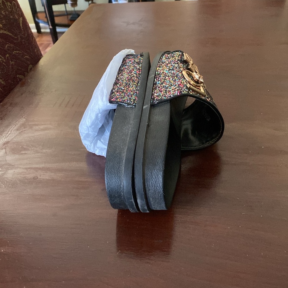 Fun women’s Cape Robbin slip on flats size 8 - Picture 3 of 3